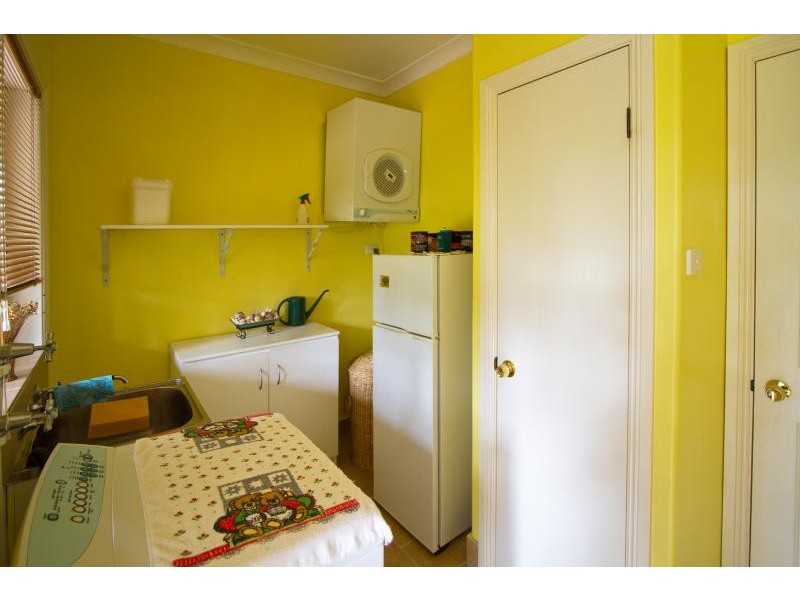 2 Mason Cl, Taree NSW 2430