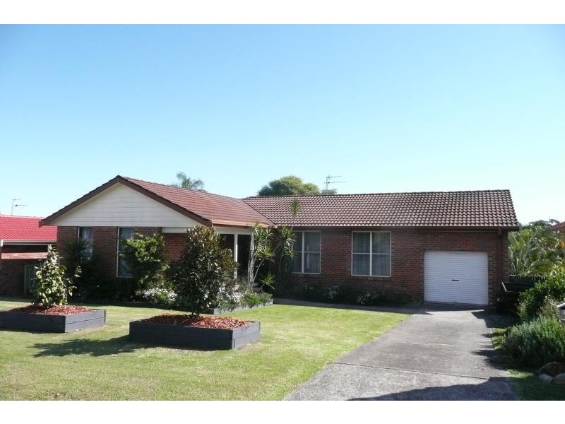 13 Amaroo Drive, Taree NSW 2430