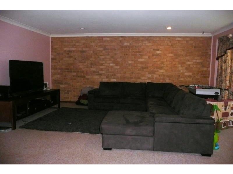 10 Alonbar Street, Taree NSW 2430