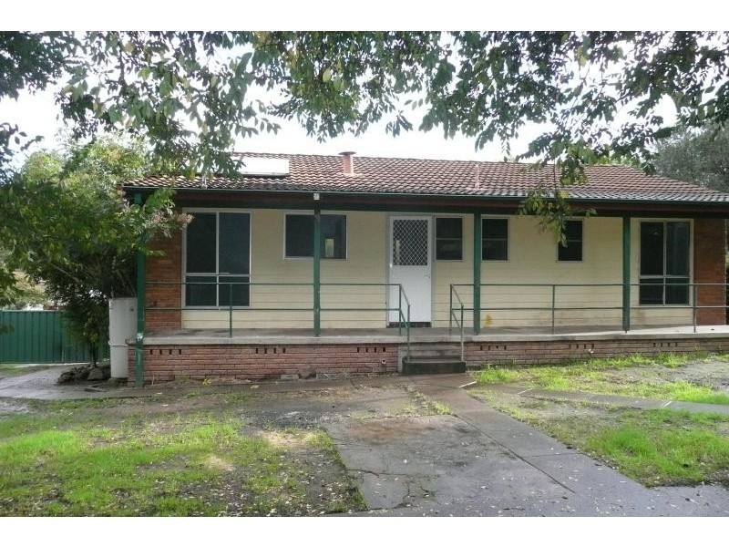 8 Hughes Street, Taree NSW 2430