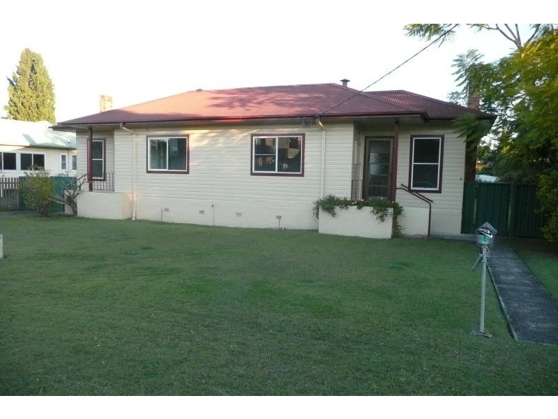 2-4 Gill Avenue, Taree NSW 2430