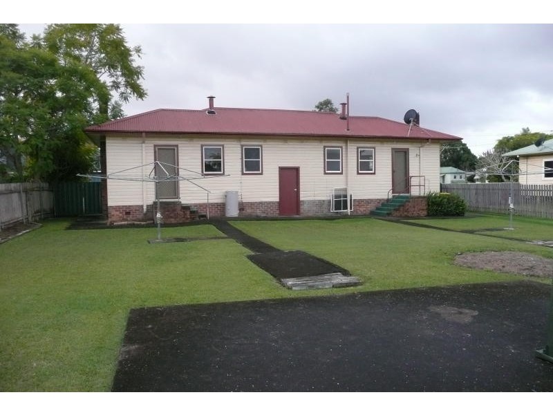 2-4 Gill Avenue, Taree NSW 2430