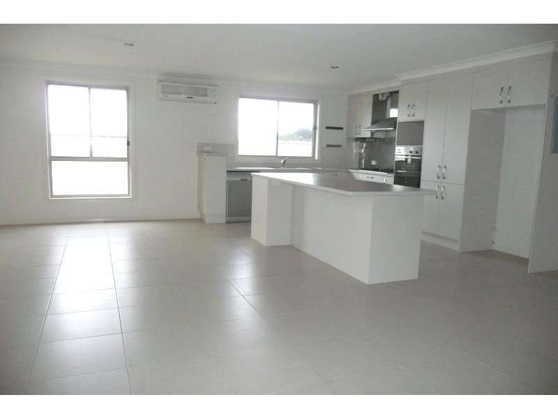 2 Breeze Way, Old Bar NSW 2430