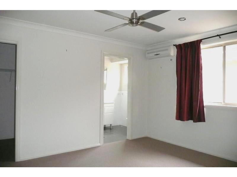 2 Breeze Way, Old Bar NSW 2430