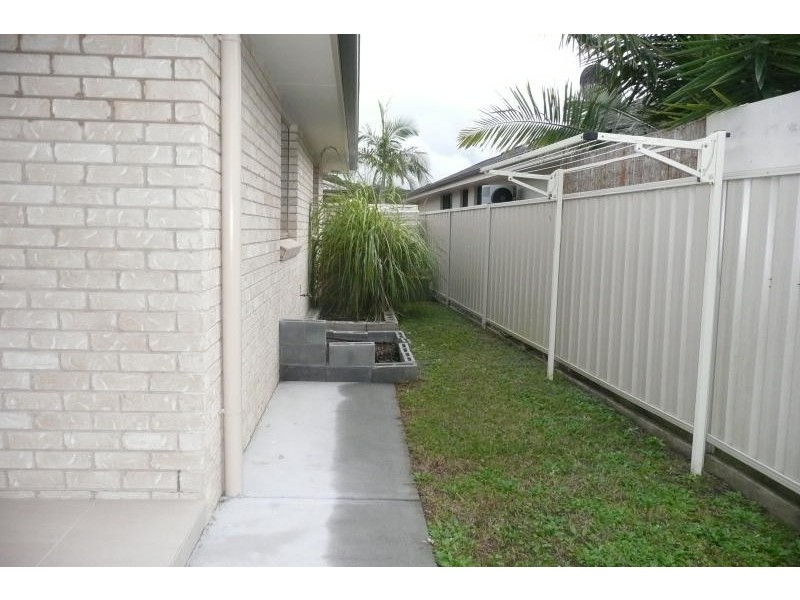 2 Breeze Way, Old Bar NSW 2430