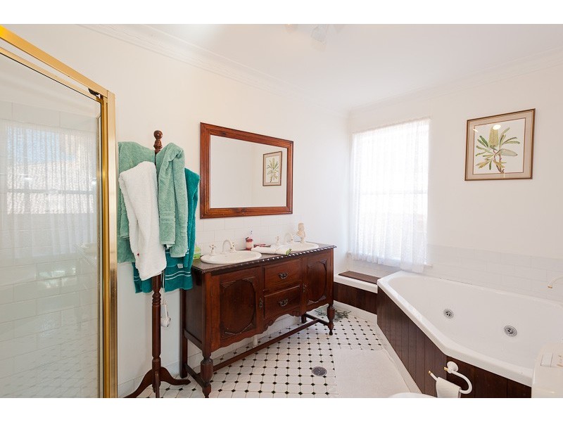 16A Crescent Avenue, Taree NSW 2430