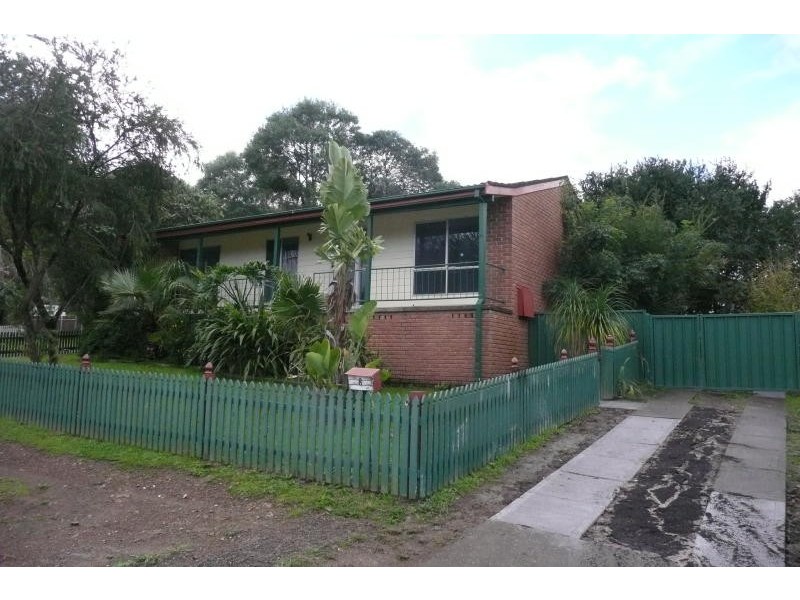 8 Hughes Street, Taree NSW 2430