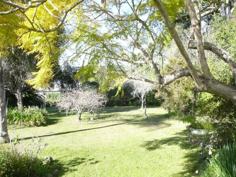 8 Edinburgh Drive, Taree NSW 2430