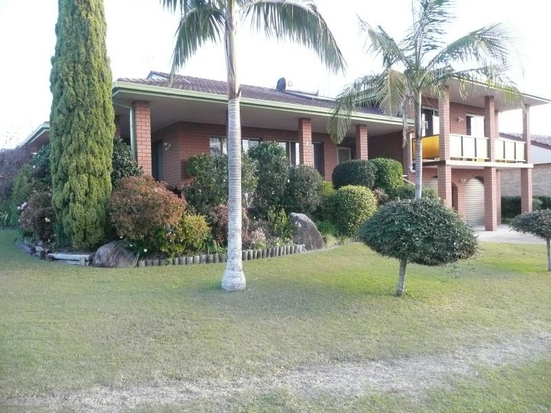 8 Dugdale Avenue, Taree NSW 2430