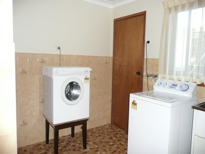 8 Dugdale Avenue, Taree NSW 2430