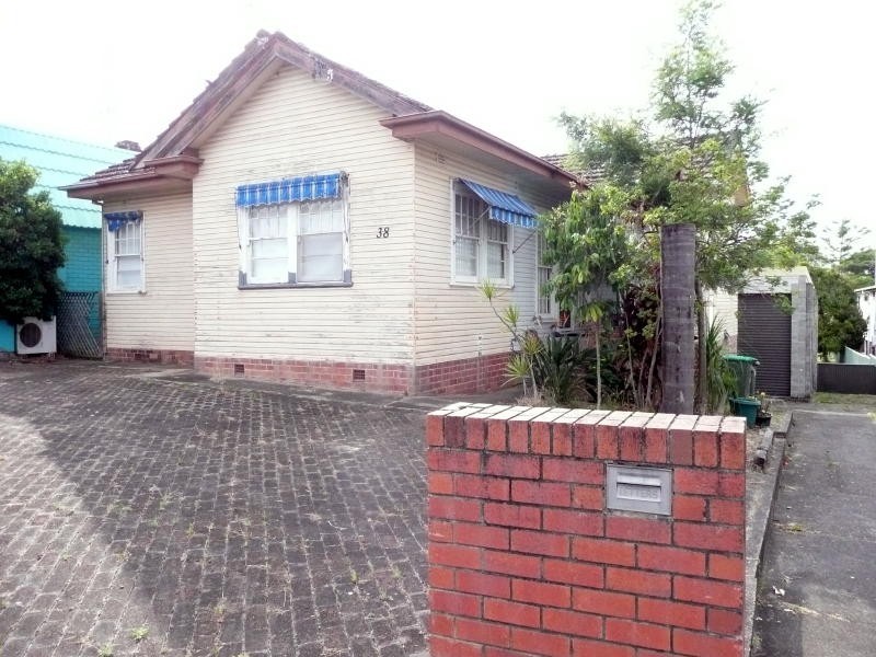 38 Crescent Avenue, Taree NSW 2430