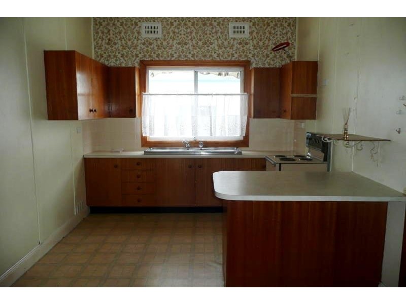 8 York Street, Taree NSW 2430