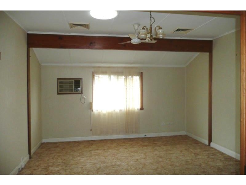 8 York Street, Taree NSW 2430