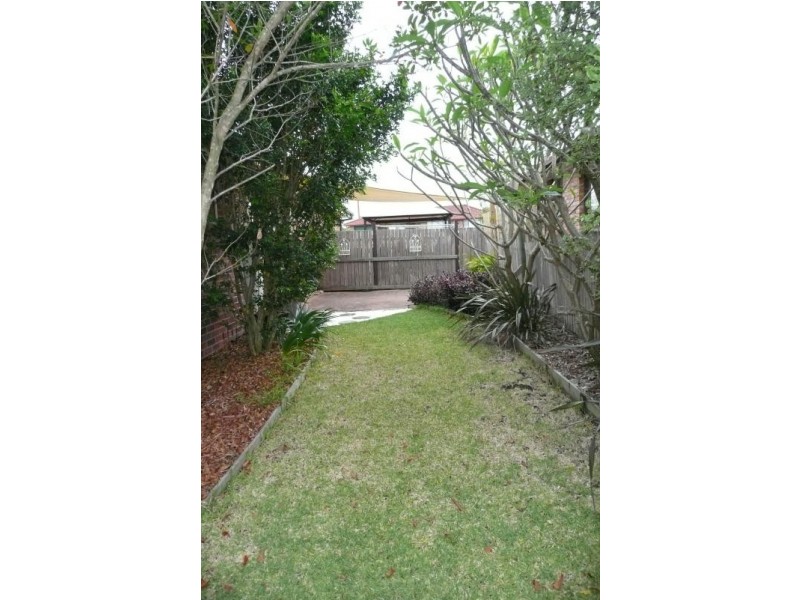 2/27 Palanas Drive, Taree NSW 2430