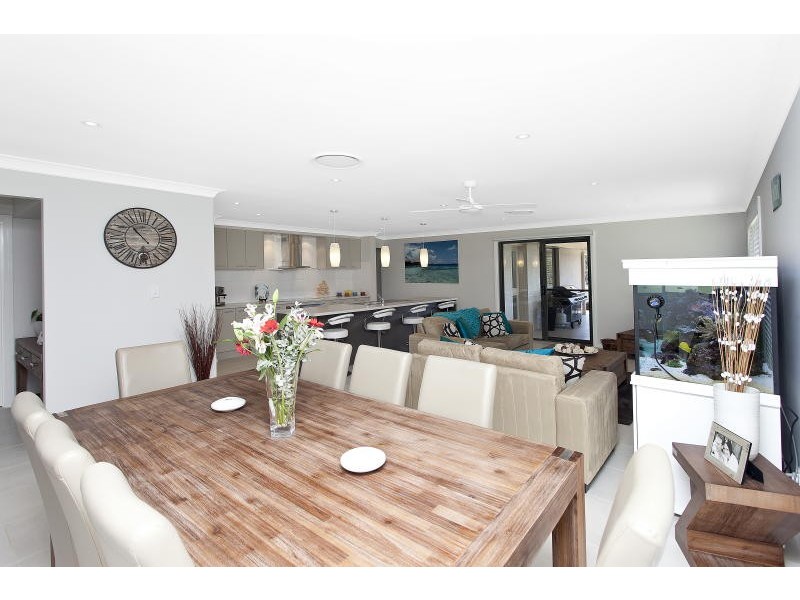 14 Janice Street, Wallabi Point NSW 2430