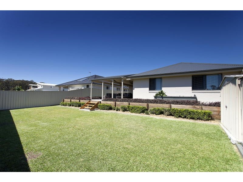 14 Janice Street, Wallabi Point NSW 2430