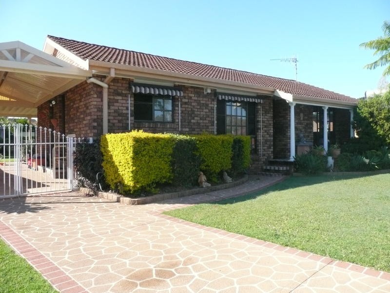 8 Andrew Close, Taree NSW 2430