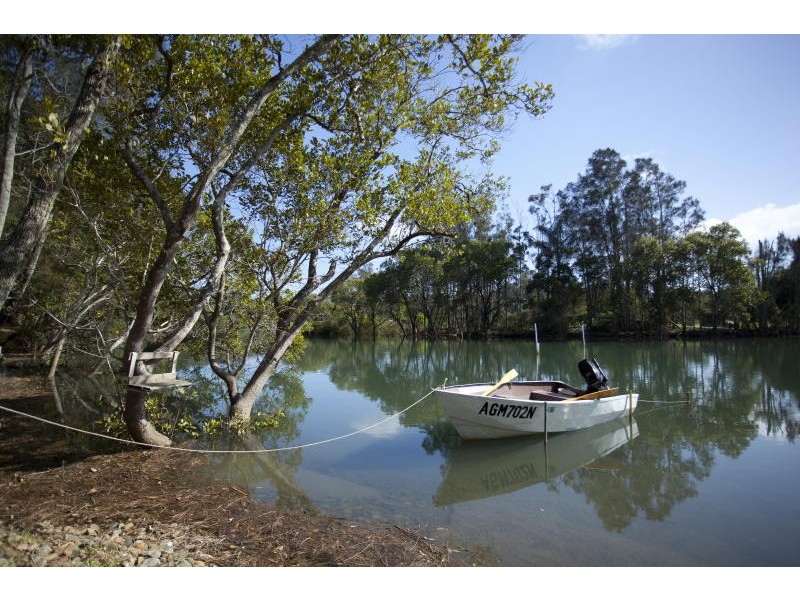 4 Hina Close, Old Bar NSW 2430