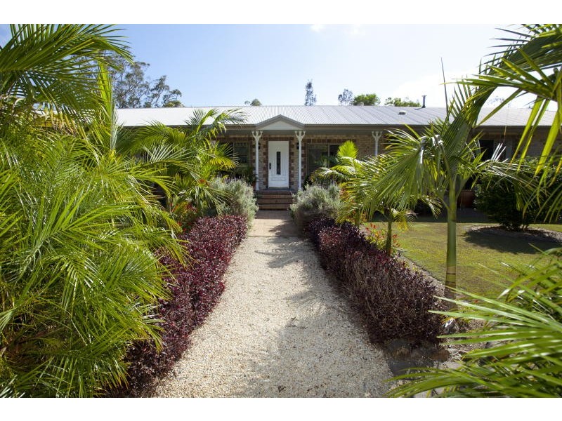 4 Hina Close, Old Bar NSW 2430