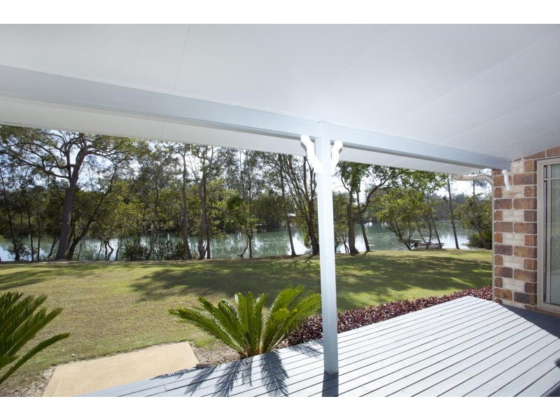 4 Hina Close, Old Bar NSW 2430