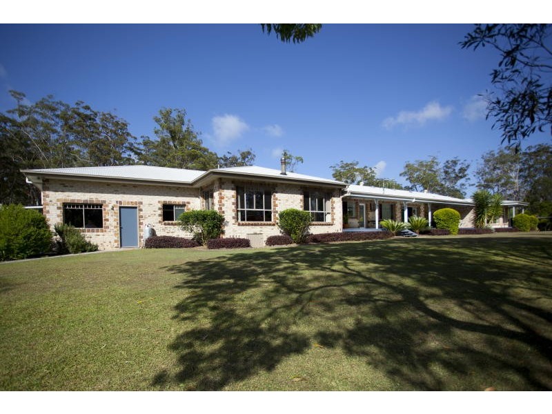 4 Hina Close, Old Bar NSW 2430