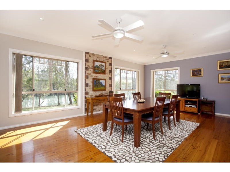 4 Hina Close, Old Bar NSW 2430