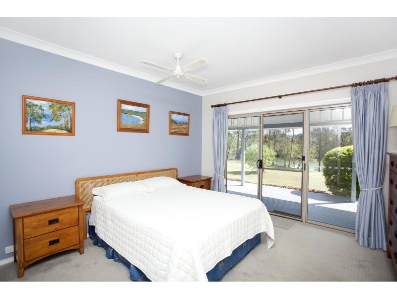 4 Hina Close, Old Bar NSW 2430