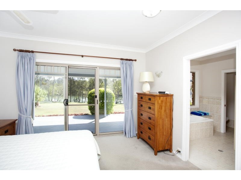 4 Hina Close, Old Bar NSW 2430