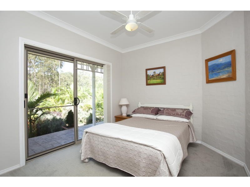 4 Hina Close, Old Bar NSW 2430
