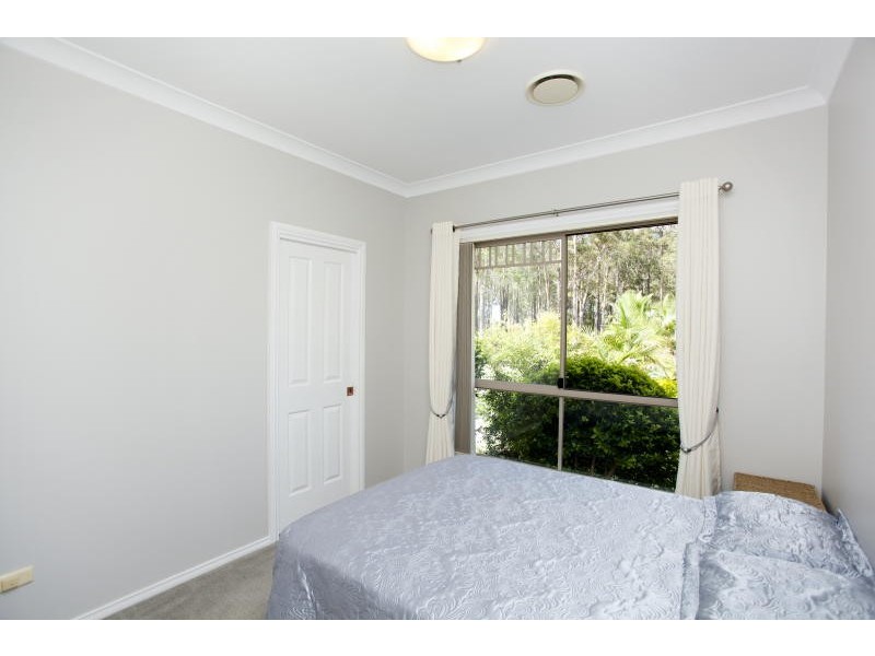 4 Hina Close, Old Bar NSW 2430
