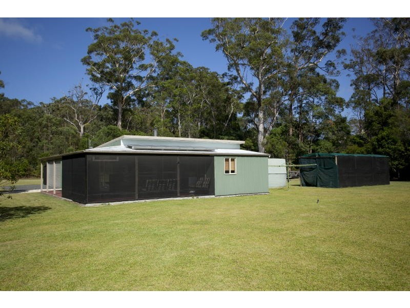 4 Hina Close, Old Bar NSW 2430