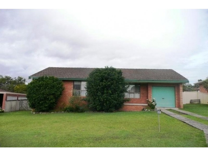 4 Nioka Place, Taree NSW 2430