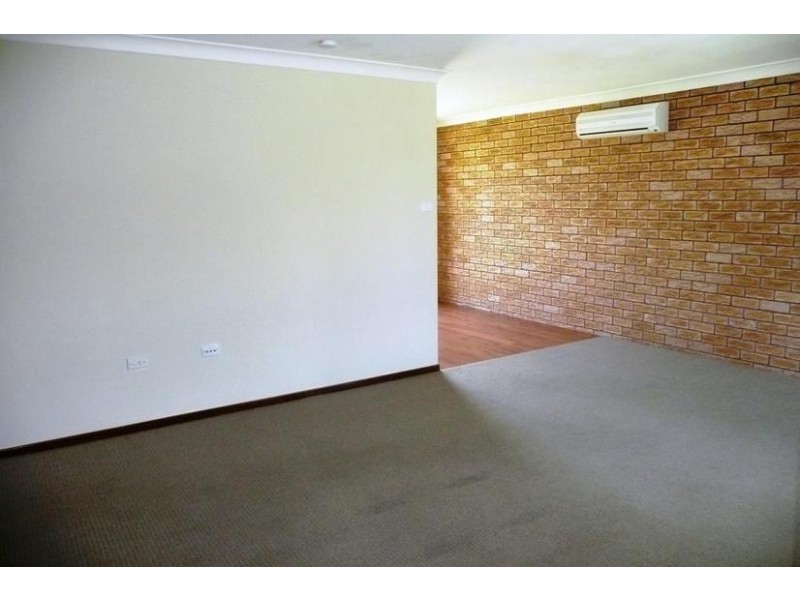 4 Nioka Place, Taree NSW 2430