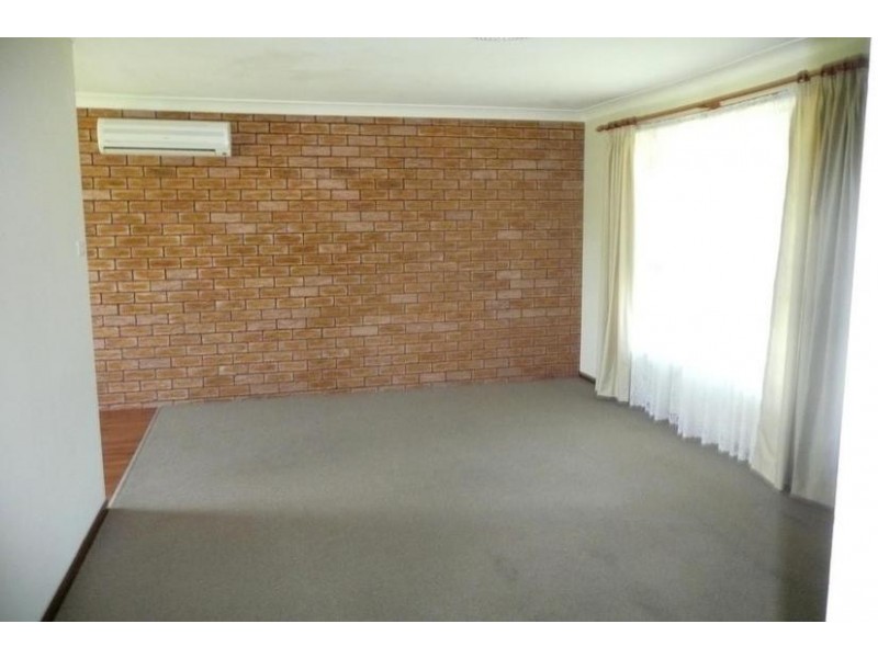 4 Nioka Place, Taree NSW 2430