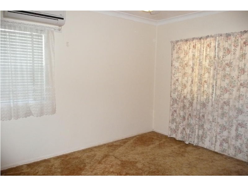 8 Commerce Street, Taree NSW 2430