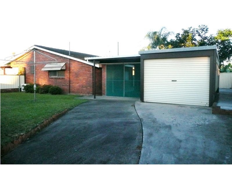 8 Commerce Street, Taree NSW 2430