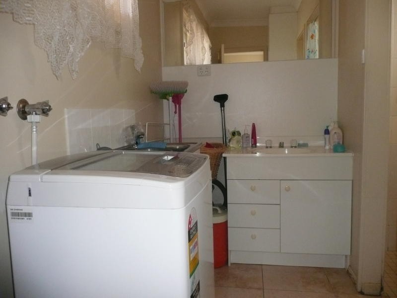 2/39 Old Bar Road, Old Bar NSW 2430