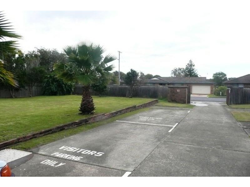 2/39 Old Bar Road, Old Bar NSW 2430