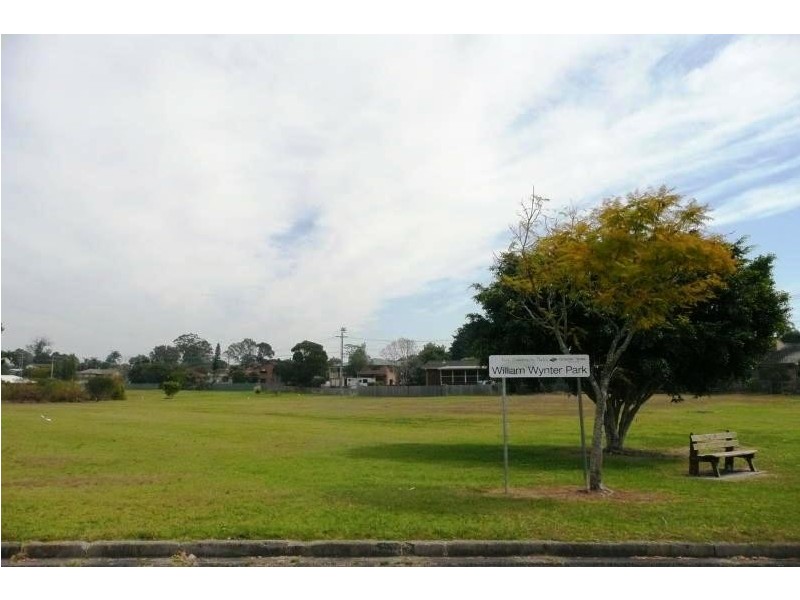 27 Amaroo Drive, Taree NSW 2430