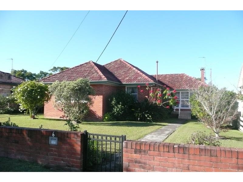6 Hinten Crescent, Taree NSW 2430