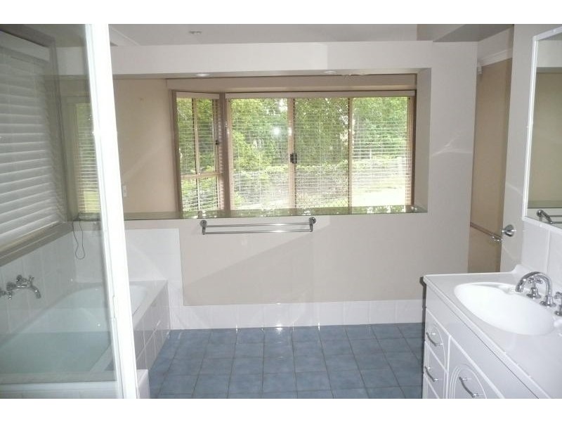 147 Edinburgh Drive, Taree NSW 2430