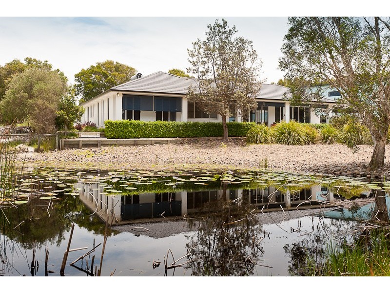 6 Dune Springs Close, Diamond Beach NSW 2430