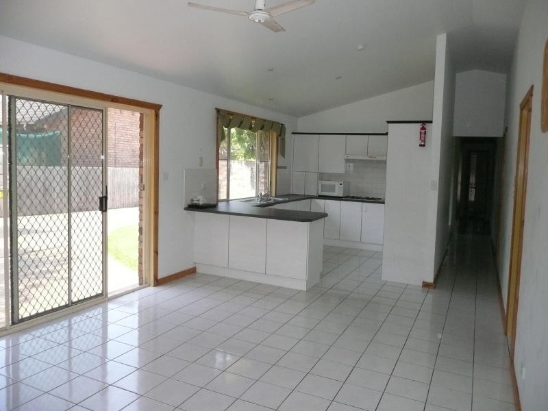 9 Oceanic Place, Old Bar NSW 2430