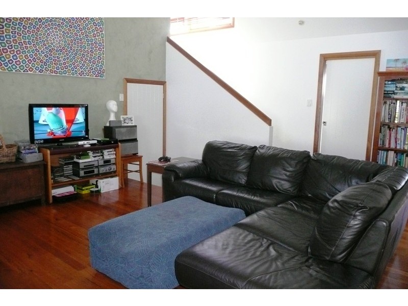 1/5 Flagtail Avenue, Old Bar NSW 2430