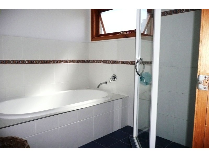 1/5 Flagtail Avenue, Old Bar NSW 2430