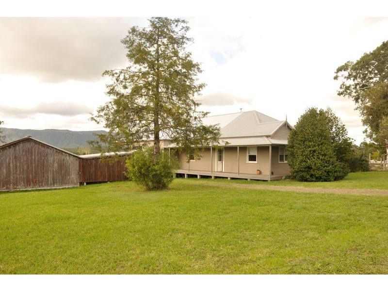 696 Upper Lansdowne Rd, Taree NSW 2430