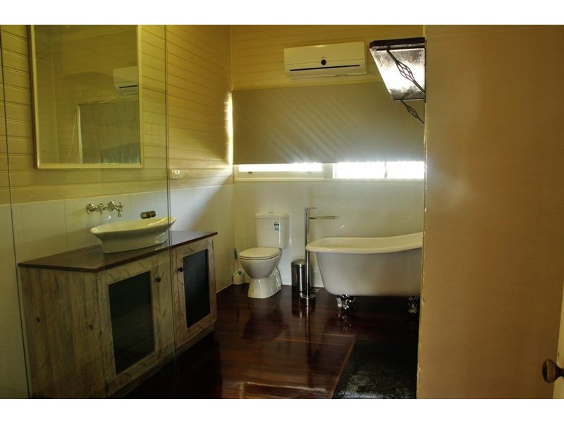 696 Upper Lansdowne Rd, Taree NSW 2430