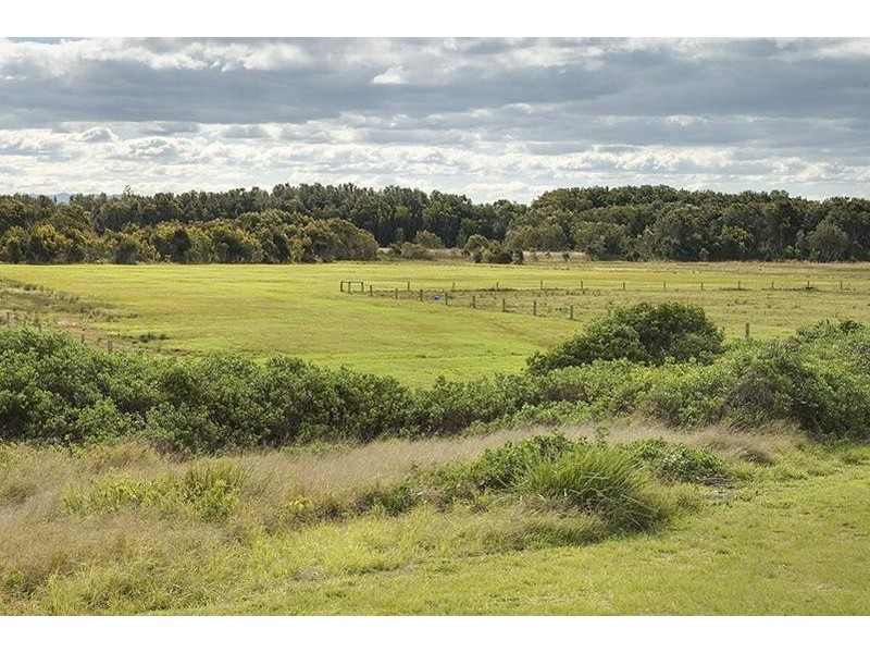 108 Sandridge Road, Mitchells Island NSW 2430