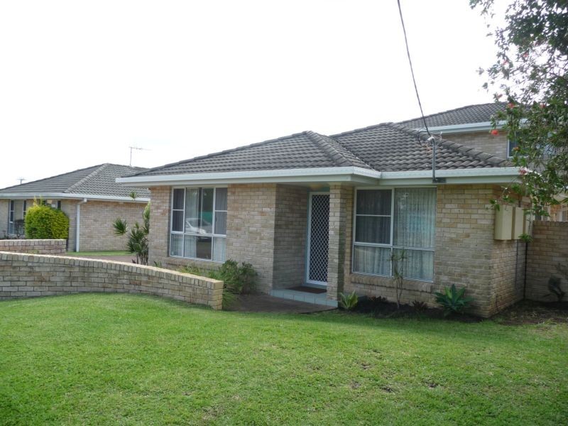4/37 Old Bar Road, Old Bar NSW 2430