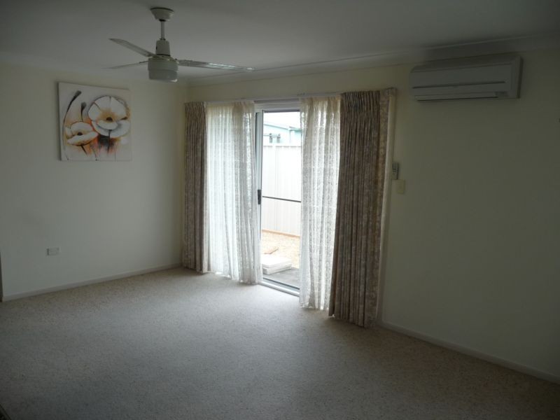 4/37 Old Bar Road, Old Bar NSW 2430